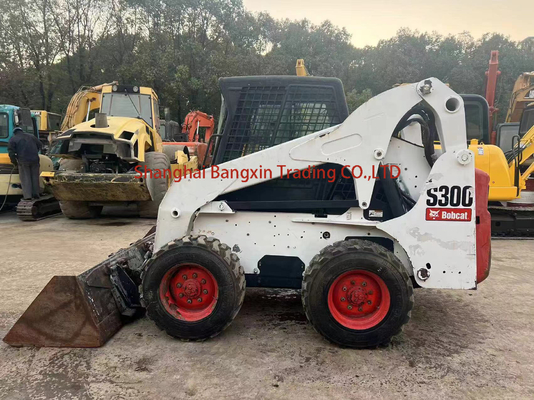 Orario di lavoro ridotto S300 Bobcat Skid Steer Loader in ottime condizioni per l'ispezione