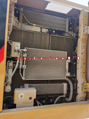 Sì, ispezioniamo mini escavatori da 20 tonnellate CAT 323 e con 700 ore di lavoro