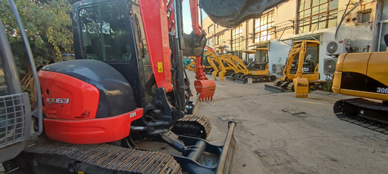Mini escavatore KUBOTA KX163 per progetti di costruzione ingegneristica