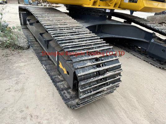 Escavatori Komatsu PC220-8 da 22 tonnellate con certificazione EPA/CE e tempi di lavoro ridotti