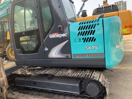Escavatore Kobelco SK75 usato e in buone condizioni ideale per la costruzione di ingegneria