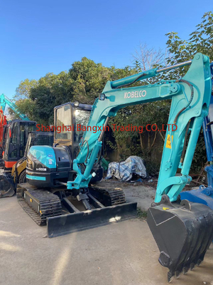 Kobelco ha utilizzato un escavatore SK55 ad alta stabilità idraulica con certificazione EPA/CE