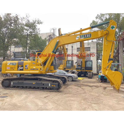 Prova la potenza di una Komatsu PC240-8 con motore Cummins