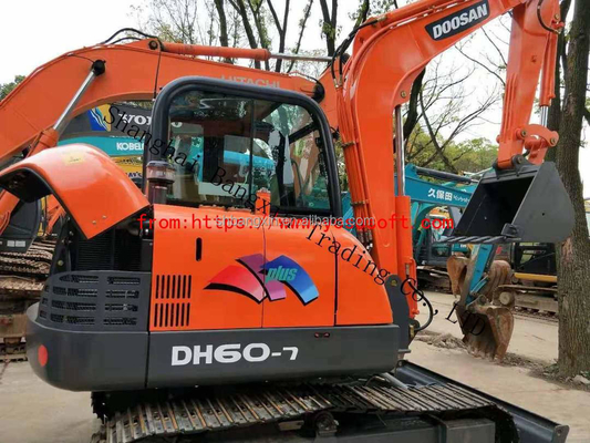700 ore di lavoro utilizzato Doosan DH60-7 Crawler Excavator con 1 e dopo il supporto di vendita