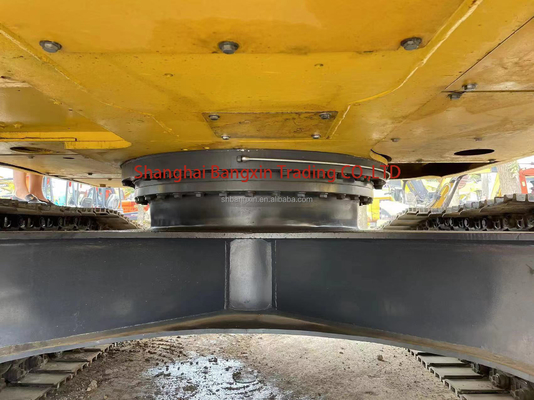 Prova la potenza di una Komatsu PC240-8 con motore Cummins