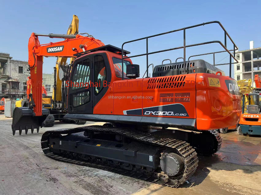 Escavatori usati Doosan DX300LC-9C con tecnologia avanzata e prestazioni potenti