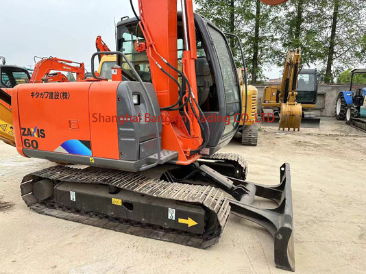 Mini escavatore Hitachi ZX60 di seconda mano con potenza e stabilità idraulica elevate