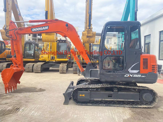 Escavatore a scarico Doosan DH55 usato con orario di lavoro ridotto e pompa idraulica originale