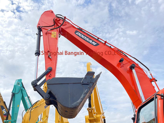 Escavatore usato Doosan DX225LC 2021 in buone condizioni con cilindro idraulico originale