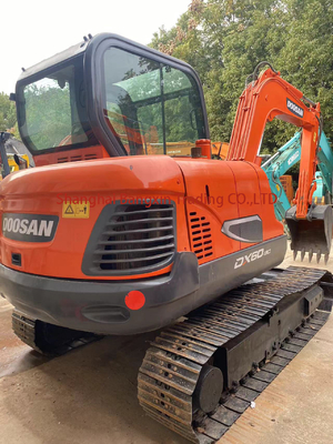 Buone condizioni Escavatore Doosan DX60 con tutte le funzioni in buone condizioni di lavoro