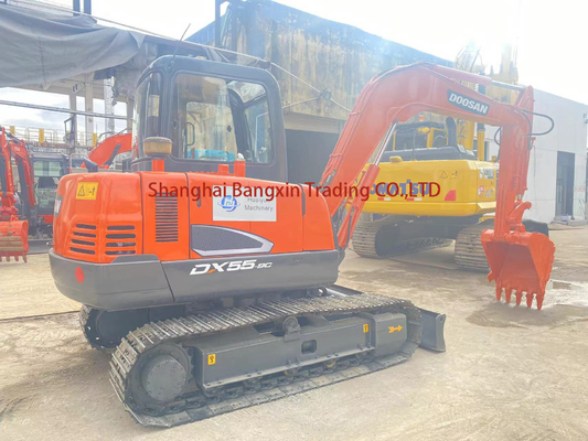 Miniescavatore Doosan Machinery DX55-9C in buone condizioni con capacità di 0.3 secchi