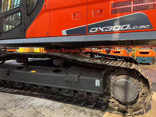 Escavatore usato Doosan DX300LC-9C con certificazione EPA/CE e peso di 30000 kg