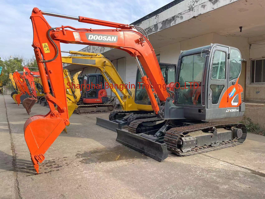 Sì possiamo ispezionare usato Doosan escavatore 6 tonnellate a Shanghai 0,25 capacità secchio