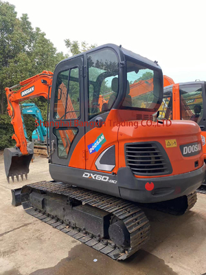 Sì possiamo ispezionare usato Doosan escavatore 6 tonnellate a Shanghai 0,25 capacità secchio