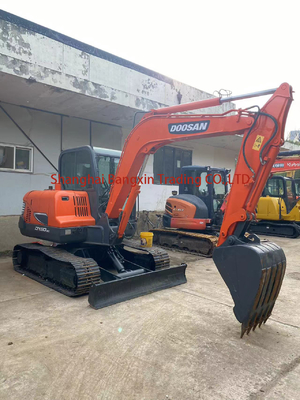 Sì possiamo ispezionare usato Doosan escavatore 6 tonnellate a Shanghai 0,25 capacità secchio