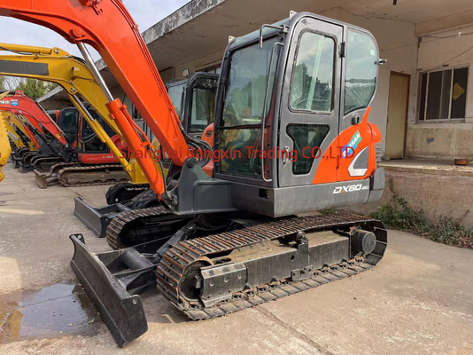 Buona condizione mini escavatore Doosan DX60 con pompa idraulica originale migliore a Shanghai
