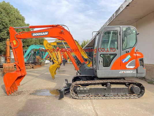 Buona condizione mini escavatore Doosan DX60 con pompa idraulica originale migliore a Shanghai
