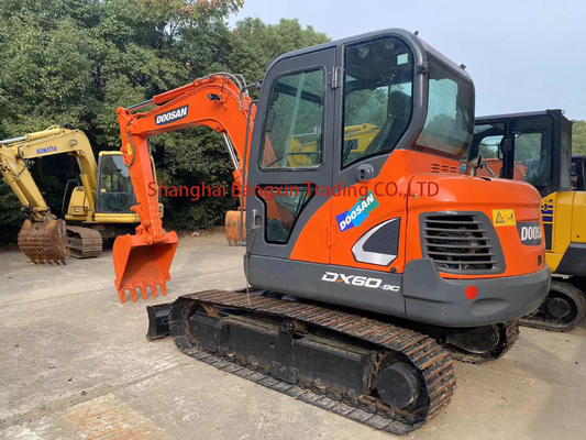 Buona condizione mini escavatore Doosan DX60 con pompa idraulica originale migliore a Shanghai