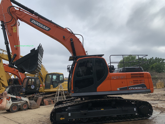 Macchine da costruzione pesanti Doosan Dx300 Escavatore di seconda mano con ricambi 30 tonnellate