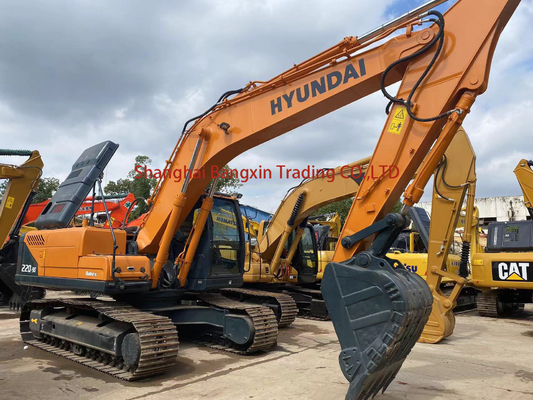 Hyundai R220-9S escavatore usato con 1 e 22 tonnellate di peso di esercizio in buone condizioni
