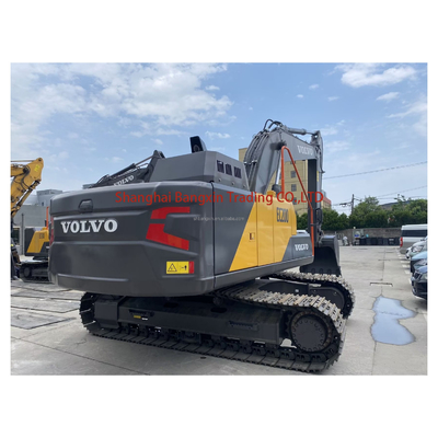 Escavatore Volvo EC200 crawler usato con peso operativo di 20 TON e certificazione EPA/CE