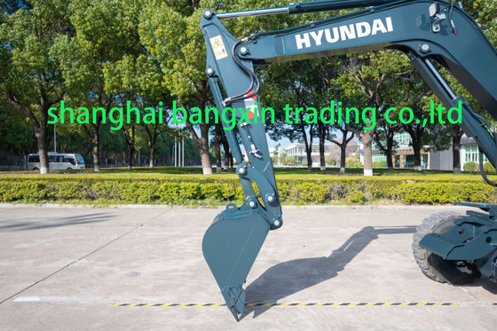 Escavatore Hyundai HW60 con motore Cummins in buone condizioni