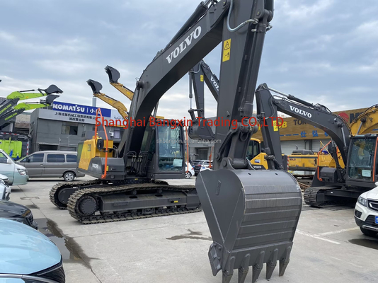 Escavatore Volvo EC200 crawler usato con peso operativo di 20 TON e certificazione EPA/CE